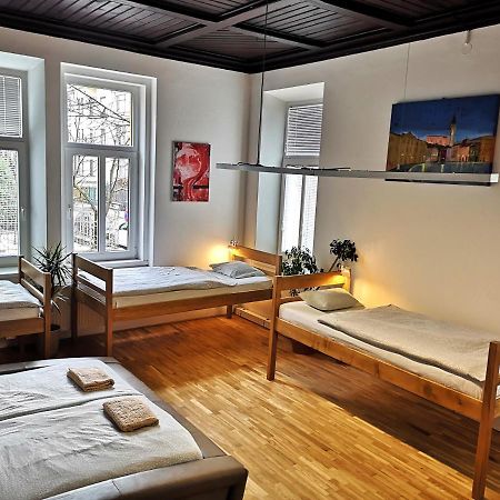 Vila Veselova, Ljubljana City Center Hostel Kültér fotó