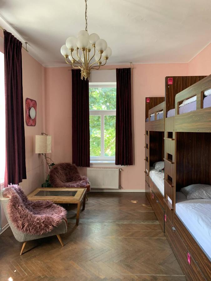 Vila Veselova, Ljubljana City Center Hostel Kültér fotó