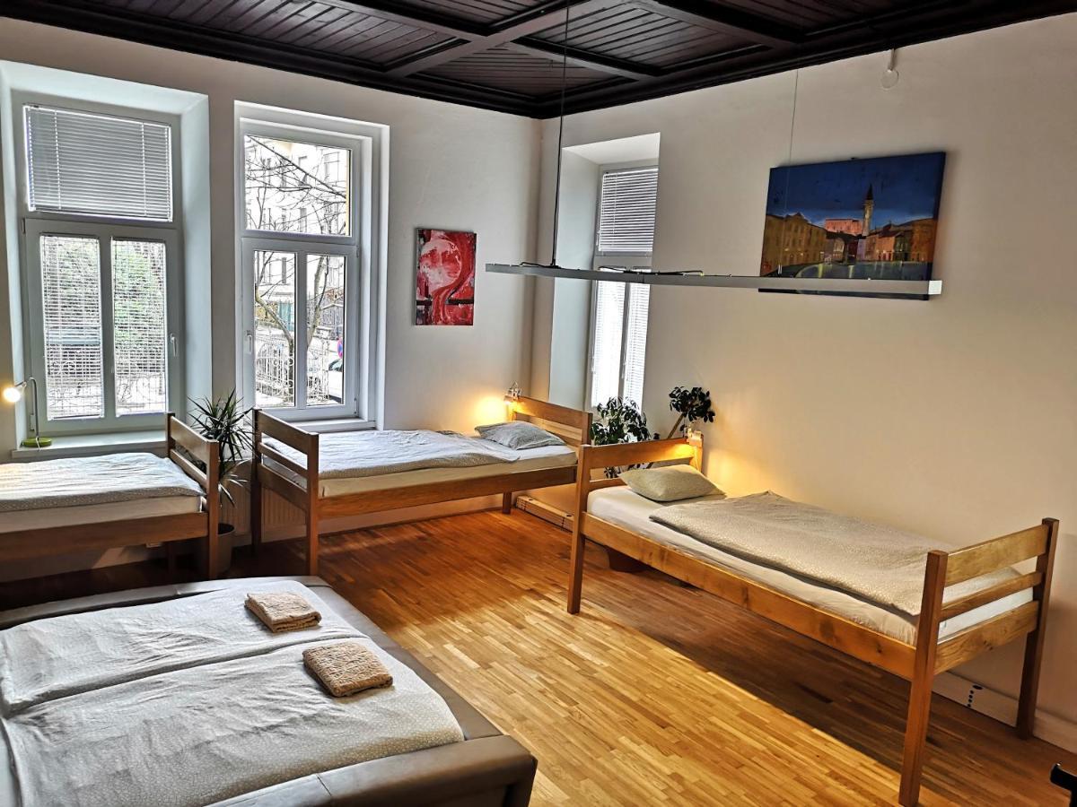 Vila Veselova, Ljubljana City Center Hostel Kültér fotó
