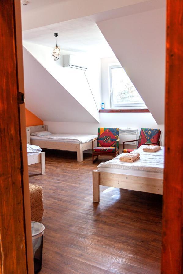 Vila Veselova, Ljubljana City Center Hostel Kültér fotó