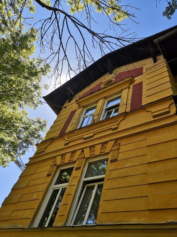 Vila Veselova, Ljubljana City Center Hostel Kültér fotó
