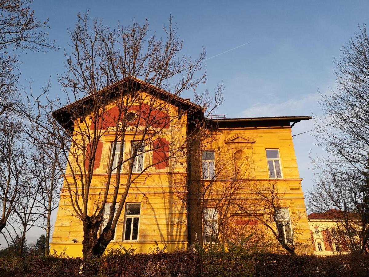 Vila Veselova, Ljubljana City Center Hostel Kültér fotó